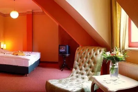 Hotel Zur Alten Schmiede 4*