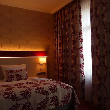 Zur Alten Schmiede Hotel