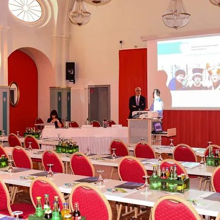 Hotel Zur Alten Schmiede 4*