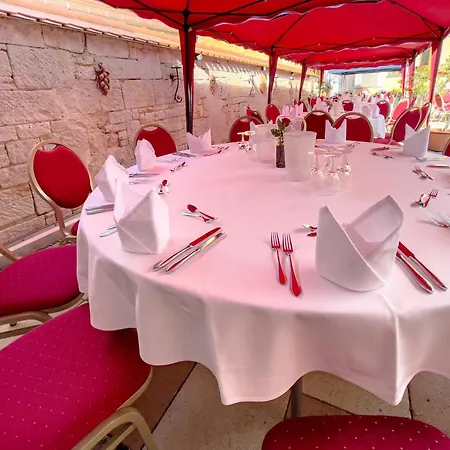 祖尔阿尔滕施米尔德酒店 4*