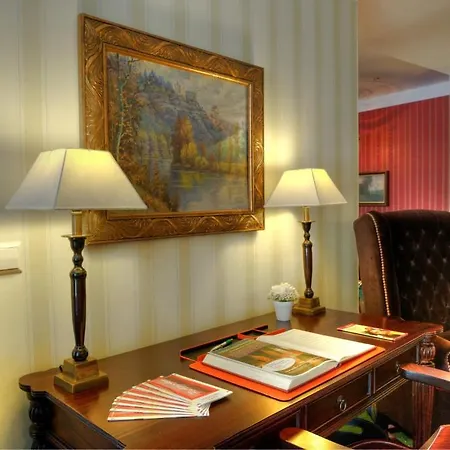 Hotel Zur Alten Schmiede 4*