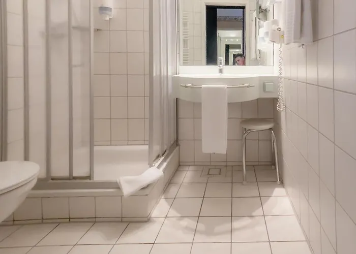 祖尔阿尔滕施米尔德酒店 酒店 萨勒河畔瑙姆堡