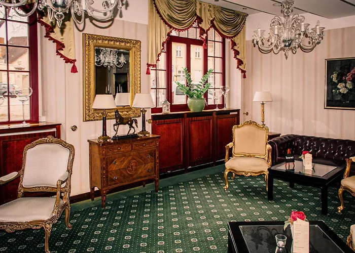 祖尔阿尔滕施米尔德酒店 4* 萨勒河畔瑙姆堡