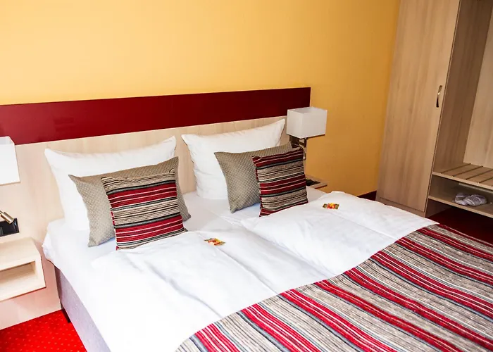 酒店 祖尔阿尔滕施米尔德酒店 萨勒河畔瑙姆堡