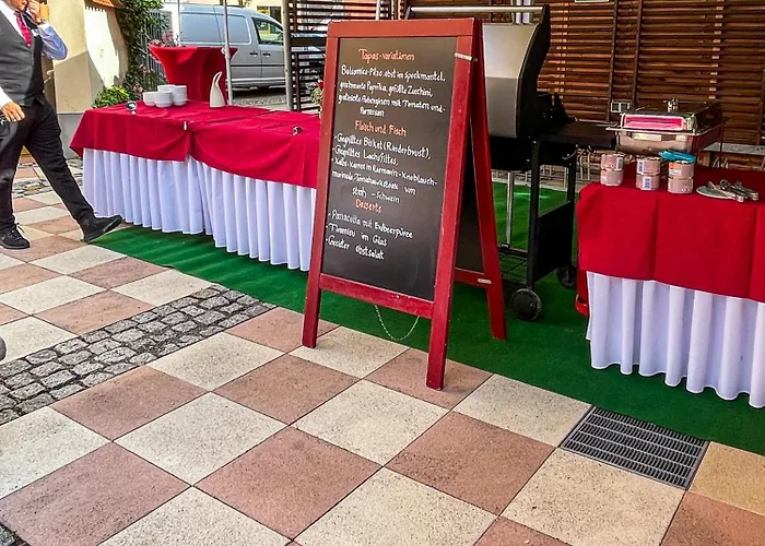 祖尔阿尔滕施米尔德酒店 4* 萨勒河畔瑙姆堡