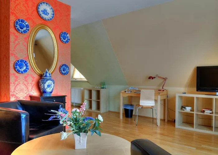 ツア アルテン シュミーデ 4* ナウムブルク