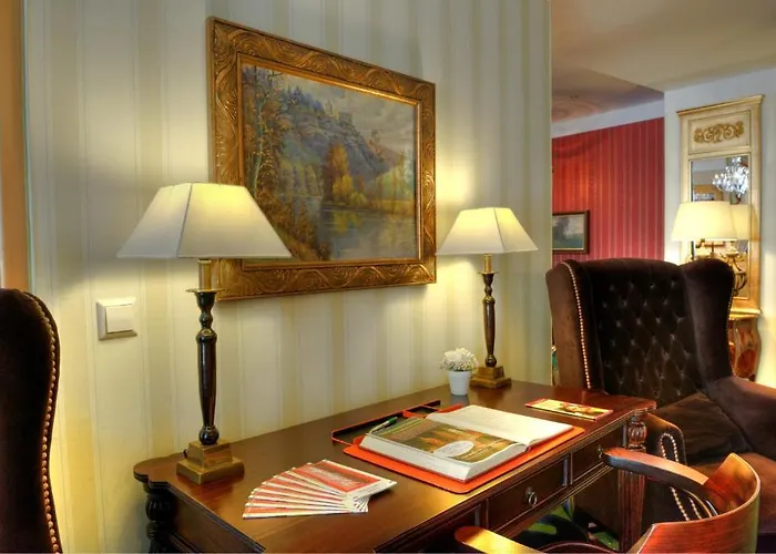 ホテル ツア アルテン シュミーデ 4*