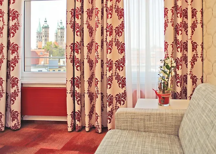 ツア アルテン シュミーデ ホテル 4*