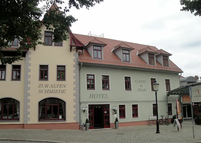 ツア アルテン シュミーデ ホテル 4*